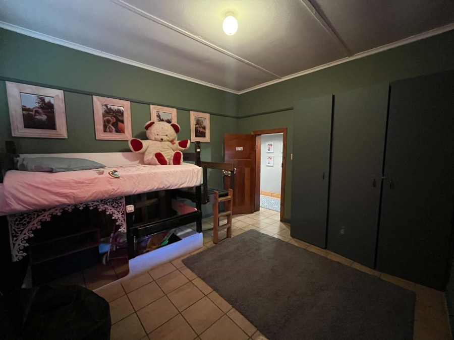 4 Bedroom Property for Sale in Kanoneiland Northern Cape